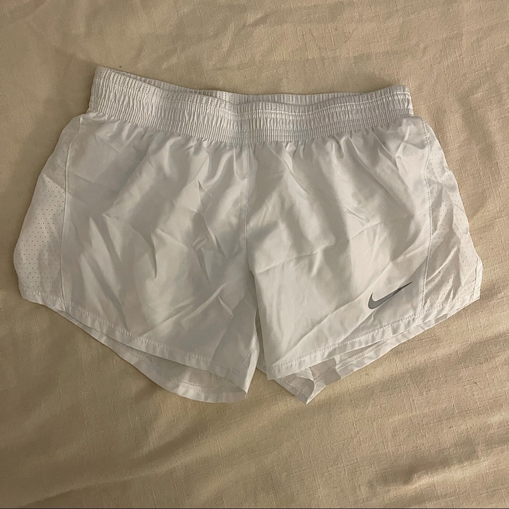 NIKE DRY FIT SHORT WITH LINER SMALL